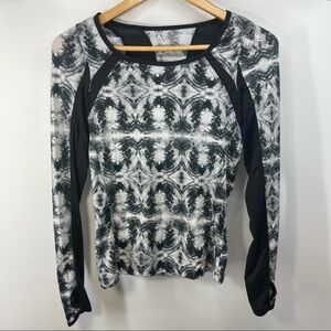 Aviva | Black and White Tie Dye Long Sleeve Athletic Top Small
